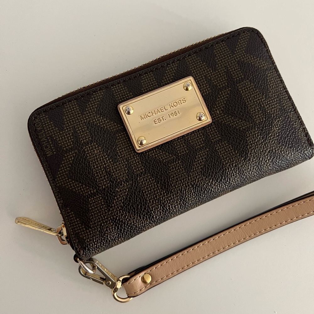 Michael Kors Wrislet Wallet